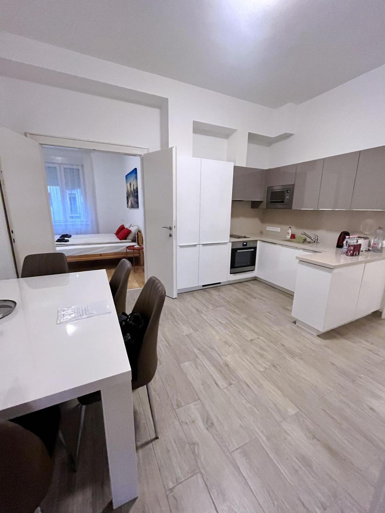 Boutique Family Apartment In The Heart Of City Budapest Exteriör bild