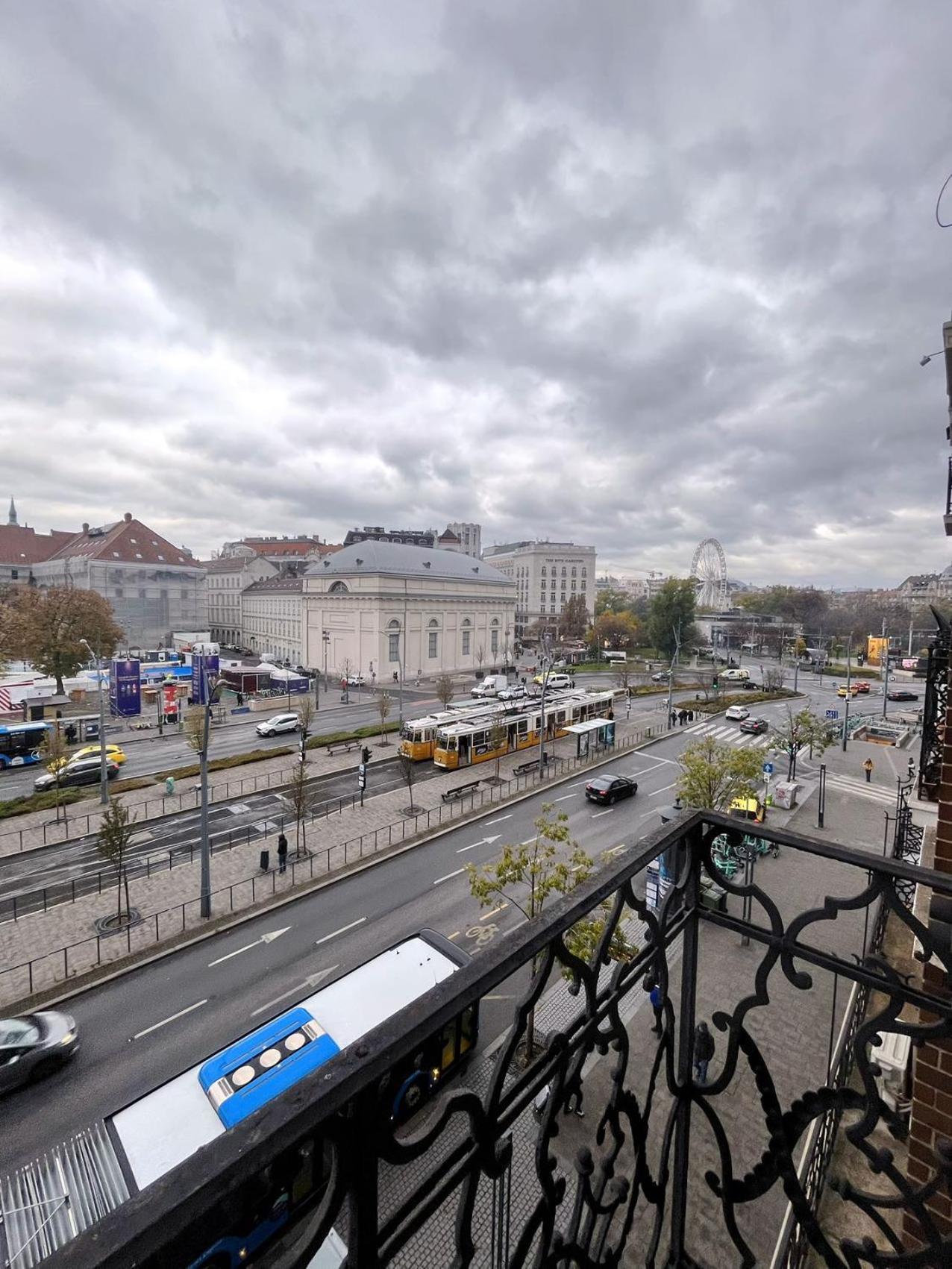 Boutique Family Apartment In The Heart Of City Budapest Exteriör bild