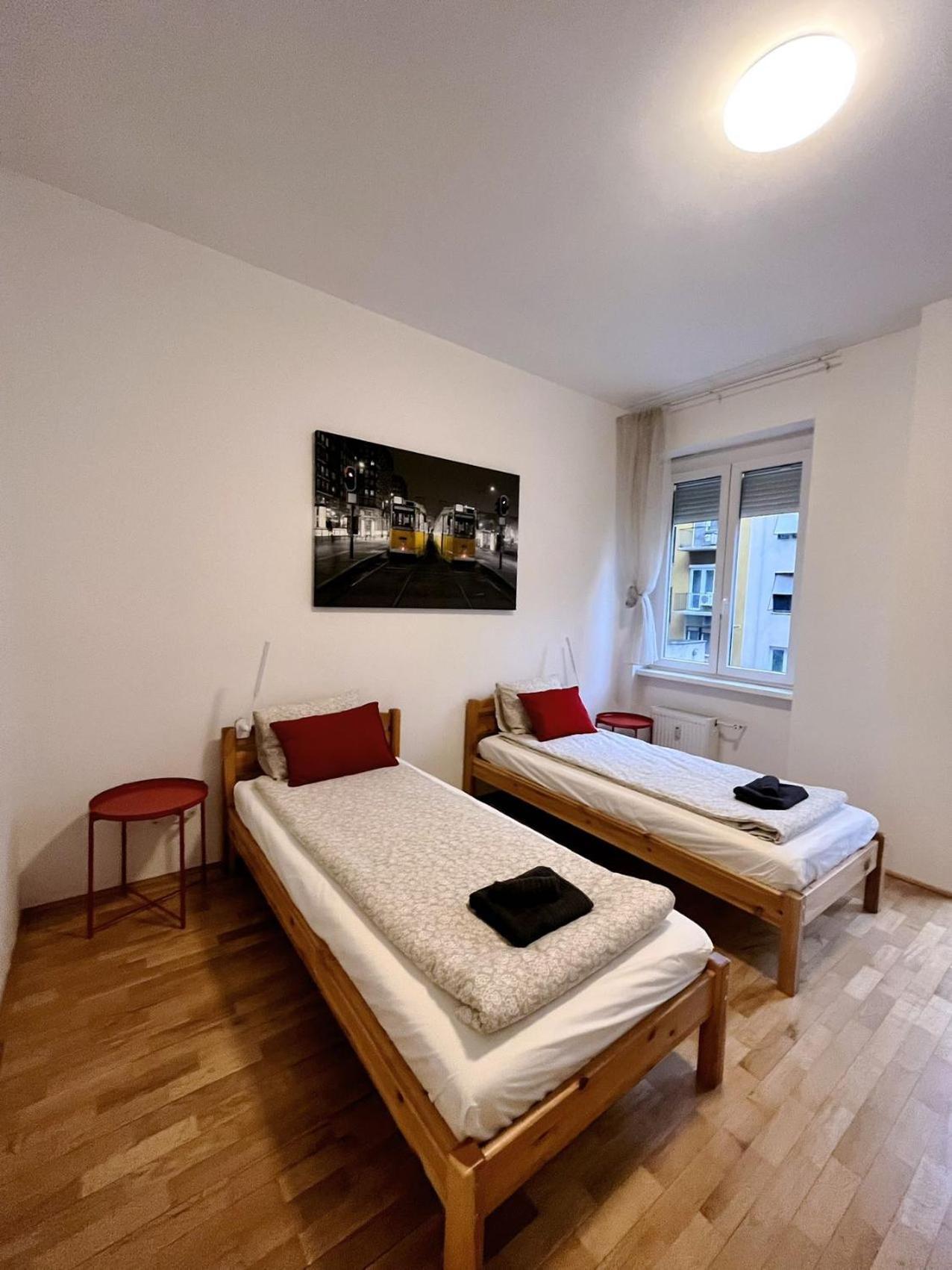 Boutique Family Apartment In The Heart Of City Budapest Exteriör bild